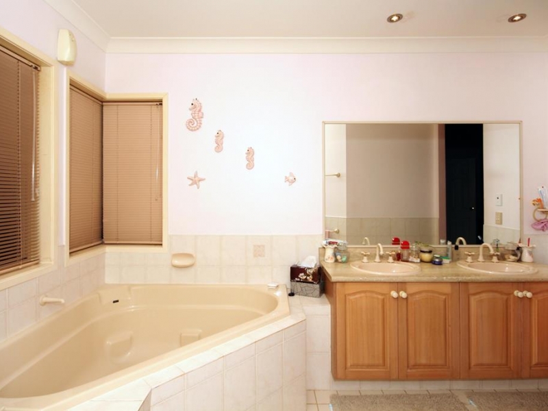 8 Mountain View Place, Glass House Mountains, Qld 4518