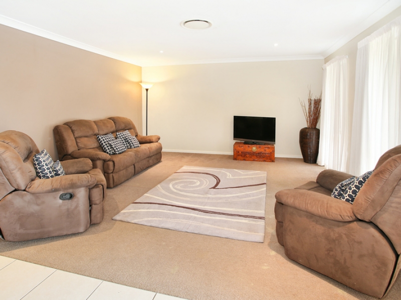 2 Griffin Crescent, Caloundra West, QLD 4551