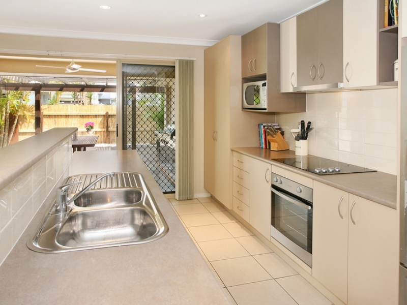 2 Griffin Crescent, Caloundra West, QLD 4551