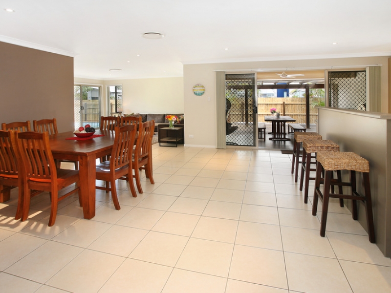 2 Griffin Crescent, Caloundra West, QLD 4551