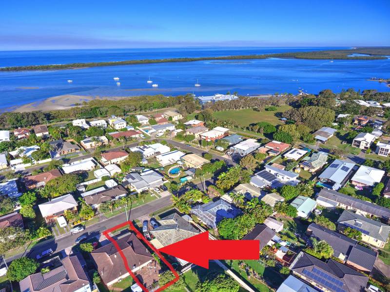 2/33 Montgomery Crescent, Golden Beach, Qld 4551 Australia