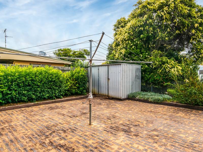 2/33 Montgomery Crescent, Golden Beach, Qld 4551 Australia