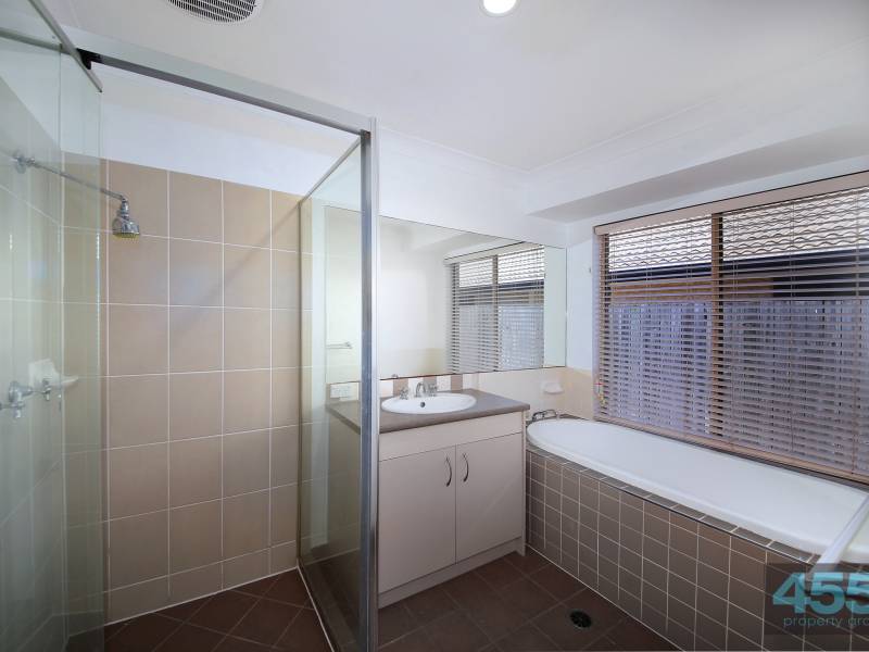 2 Griffin Crescent, Caloundra West, Qld 4551 Australia